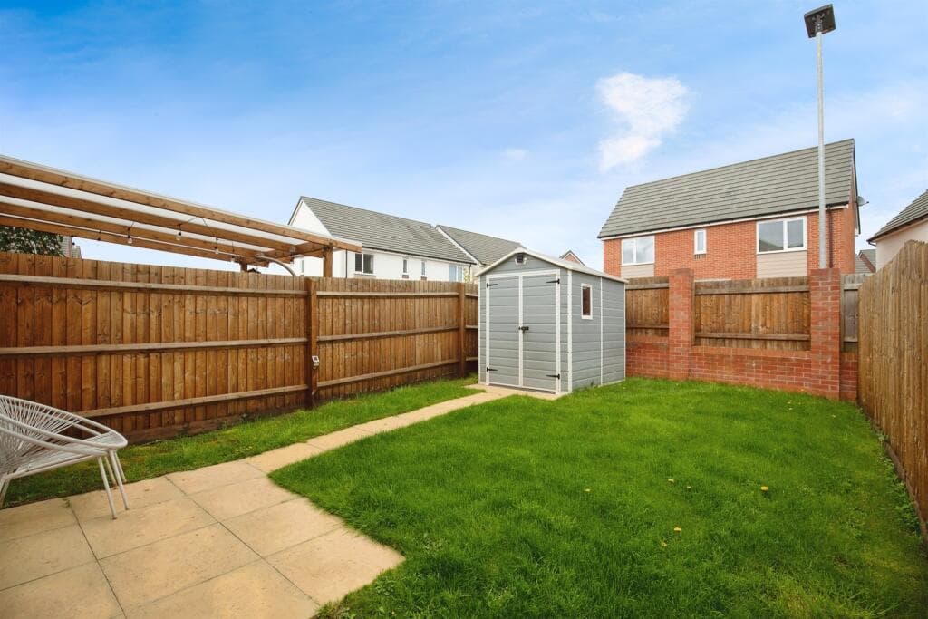 2-bedroom house in Rugby - Photo 4