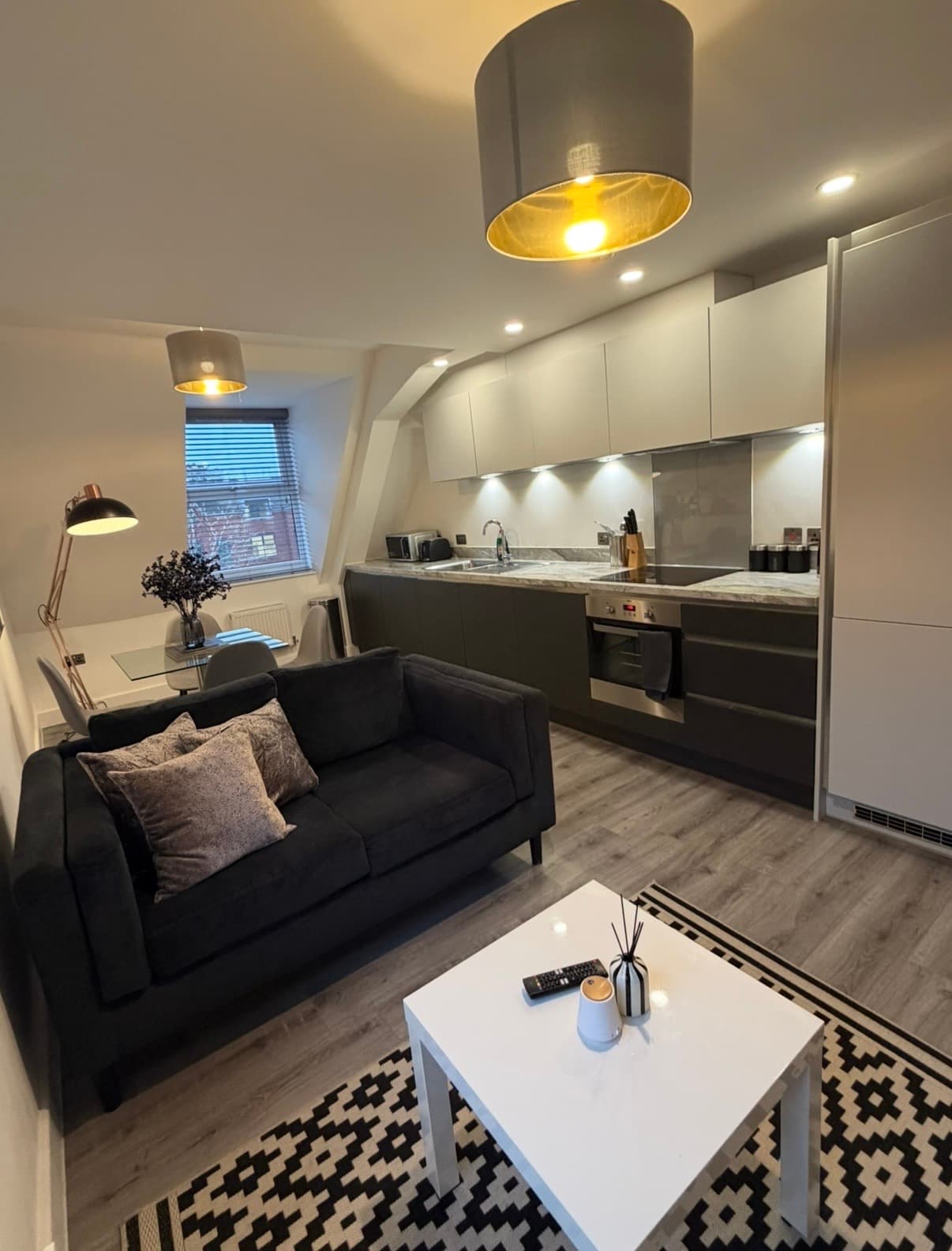 Exclusive apartment in prime location — Solihull - Photo 1