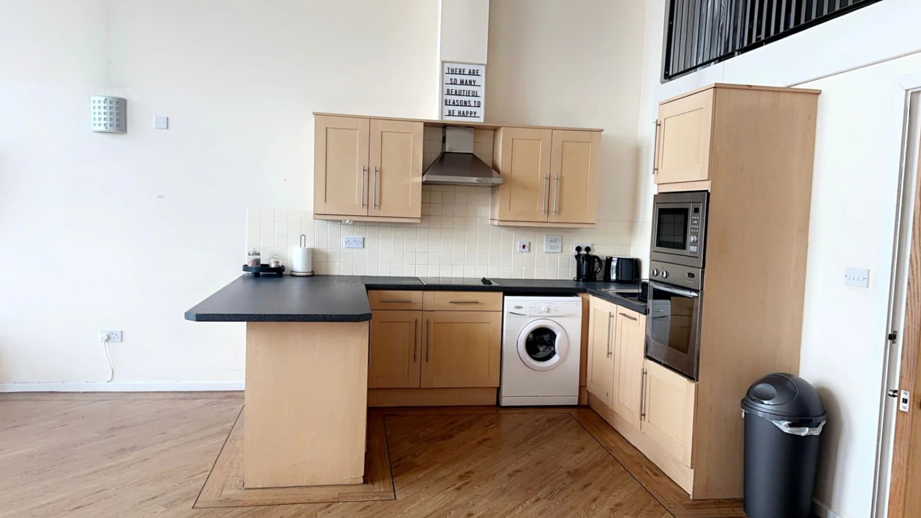 Safe & Private Apartment - Preston PR1 - Photo 2