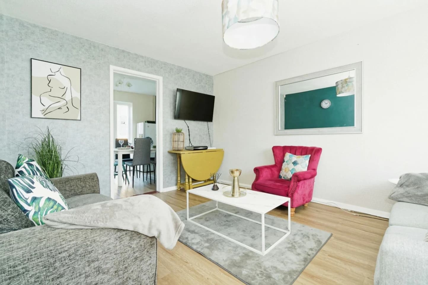 Friendly 3-Bed House in Canterbury - Photo 4