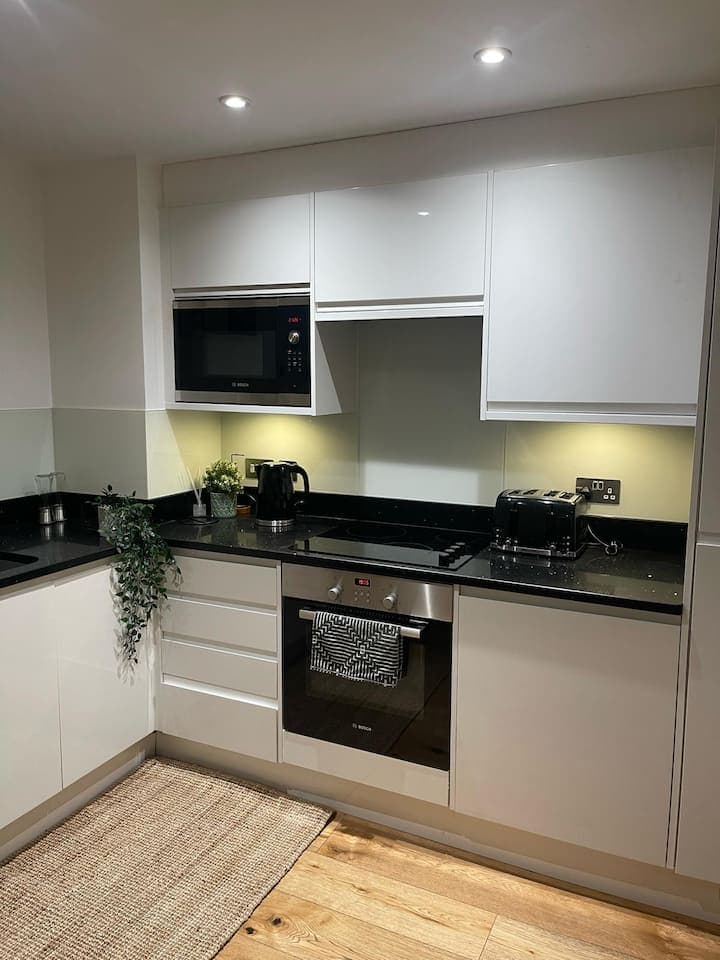 Studio Flat in Croydon high street - Photo 5