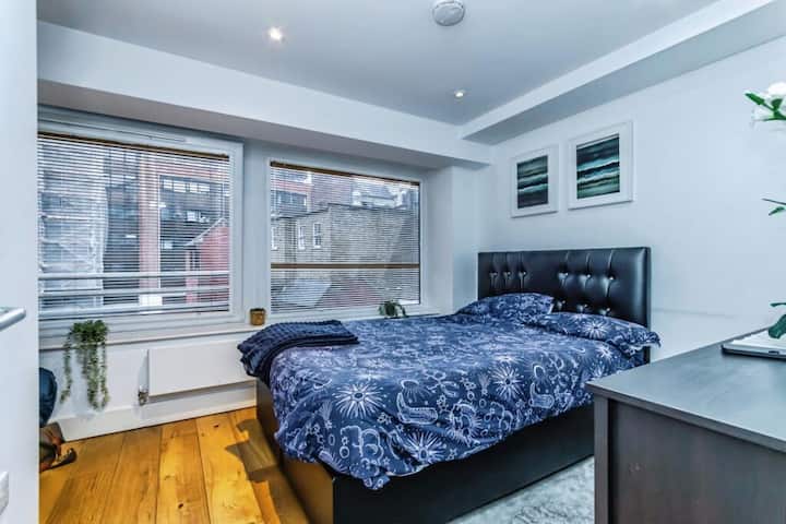 Studio Flat in Croydon high street - Photo 1