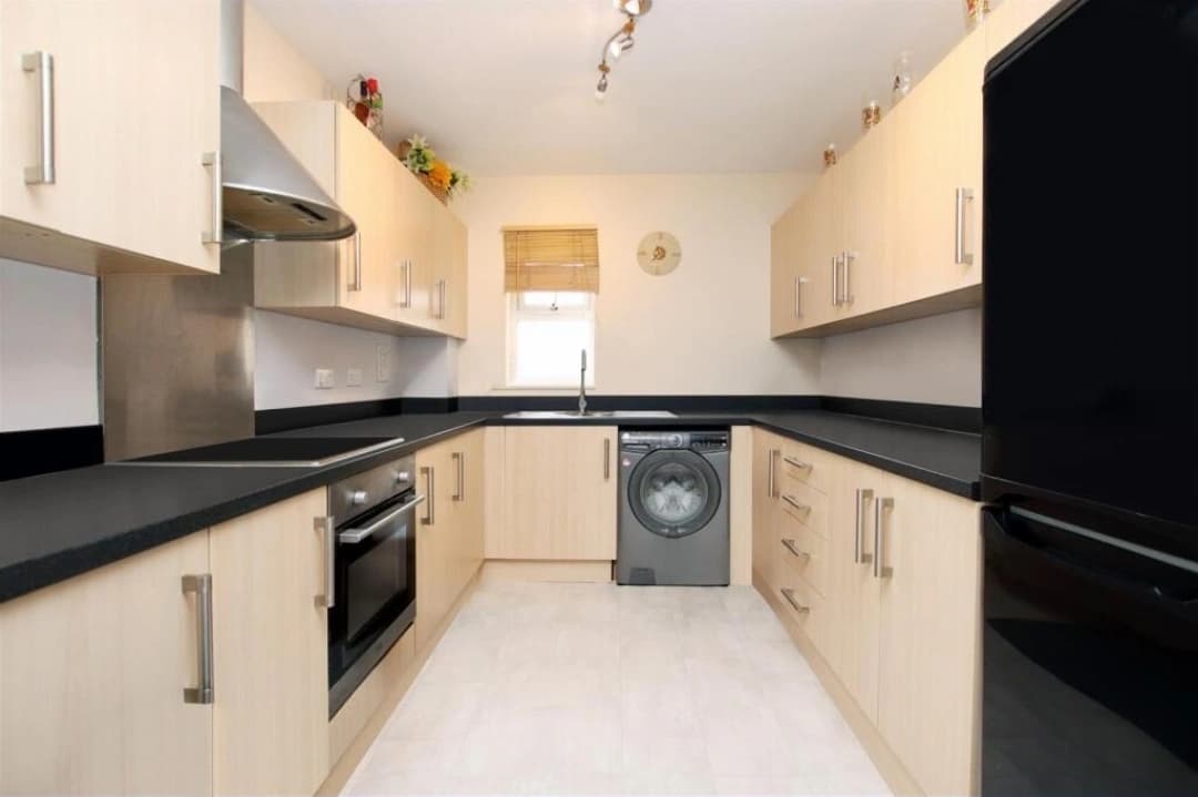 2 bedroom apartment to rent in Luton - Photo 3