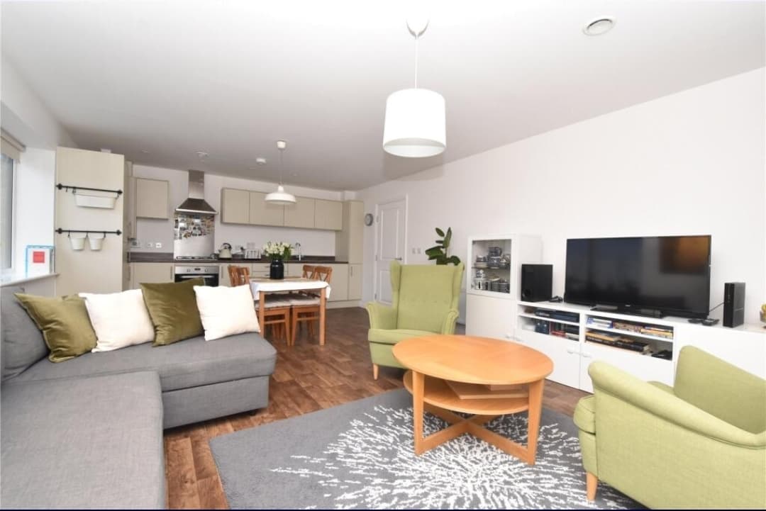 2 Bedroom Chelmsford Essex CM2 - Photo 1